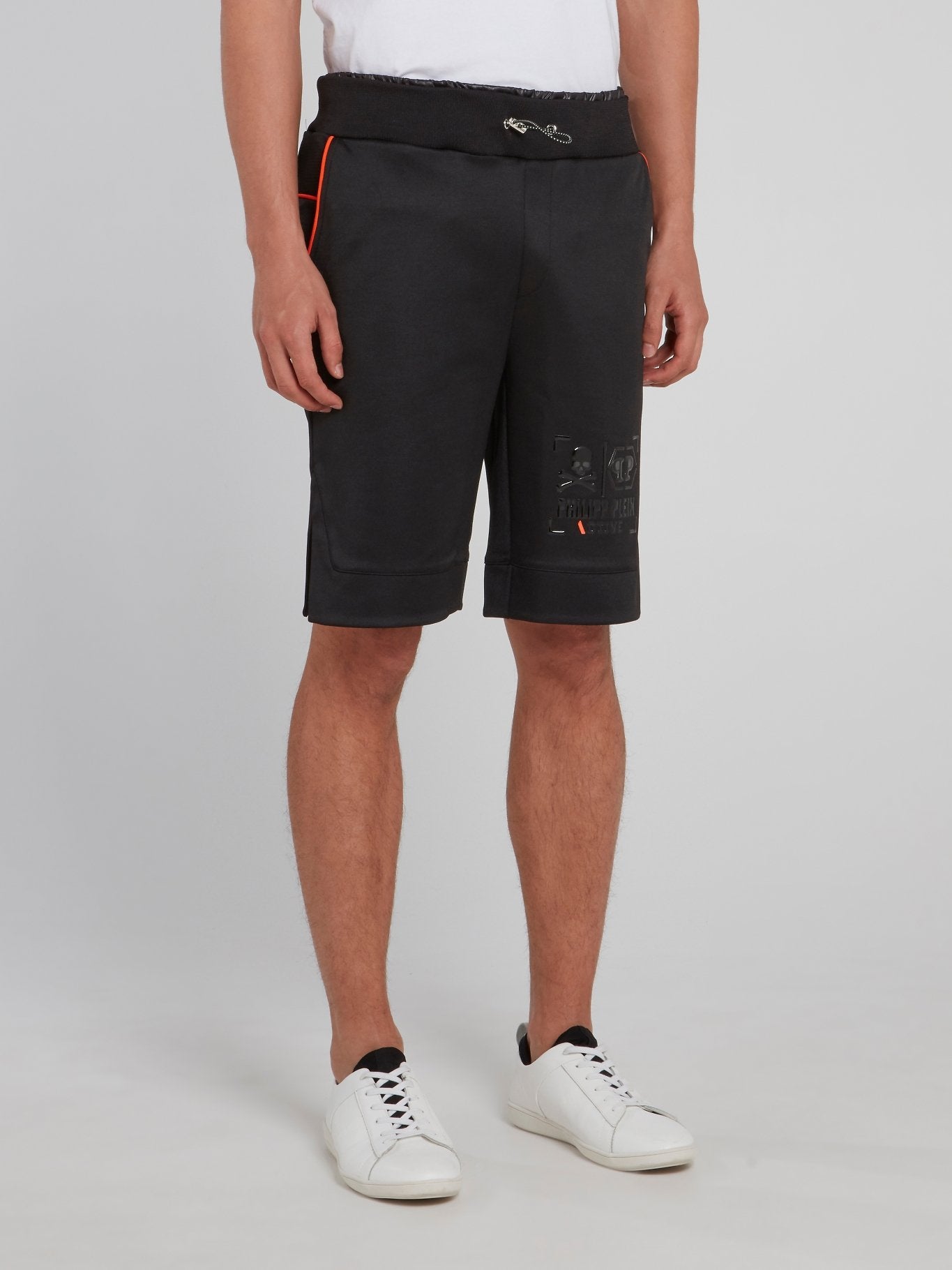 Черные спортивные шорты на шнуровке