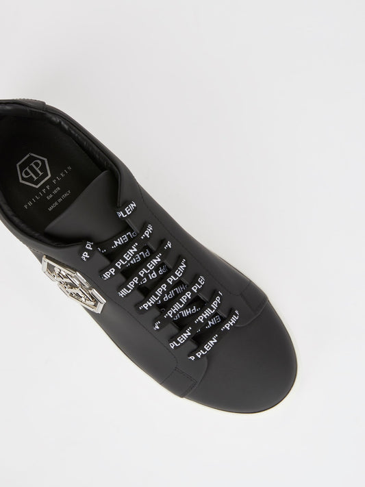 Кожаные кроссовки с логотипом на резиновой подошве