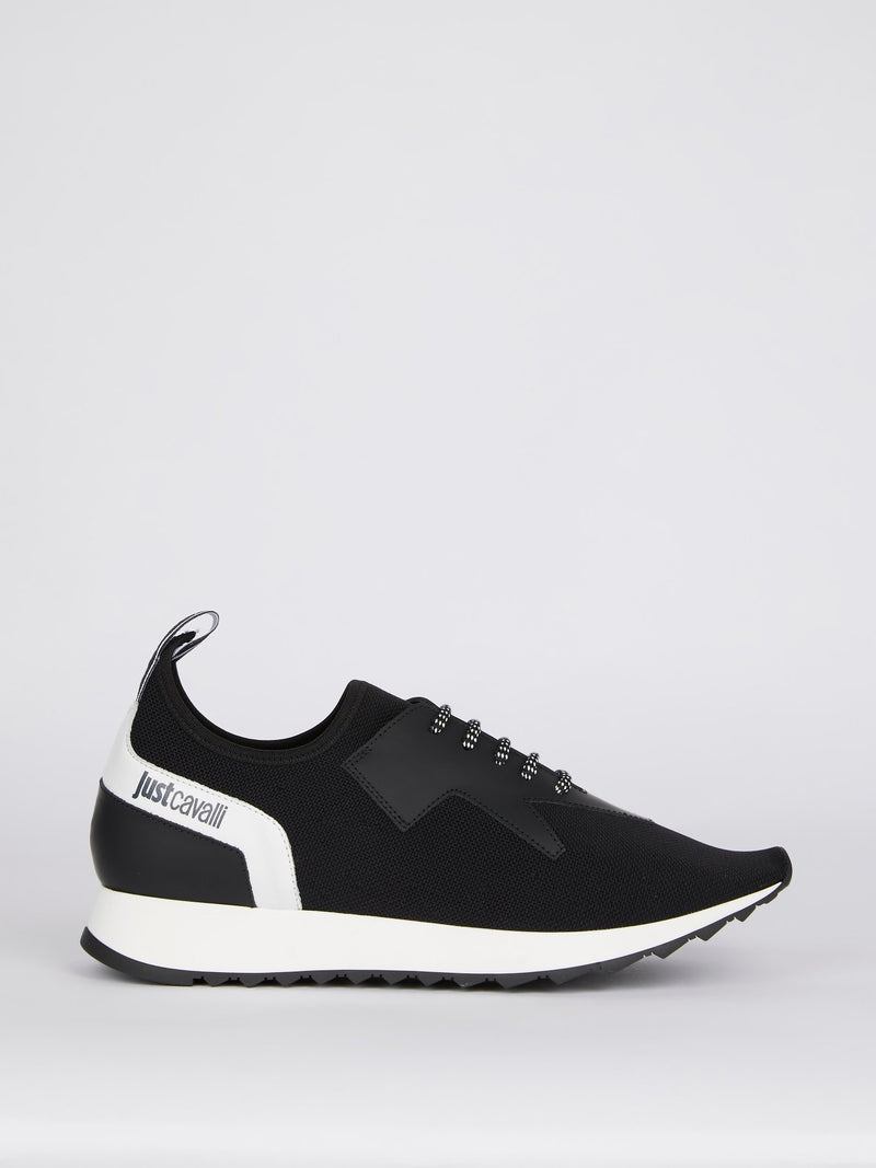 Черные дышащие кроссовки на шнуровке