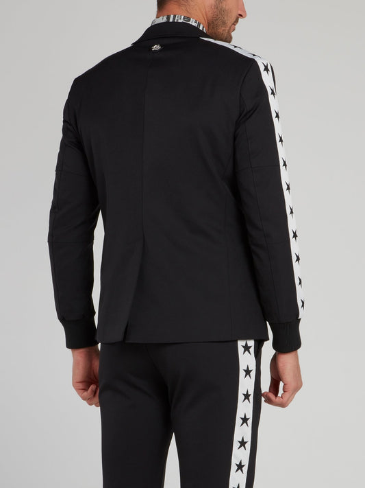 Черный пиджак со звездами на рукавах