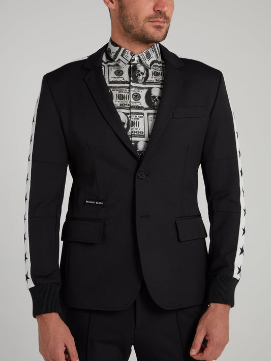 Черный пиджак со звездами на рукавах