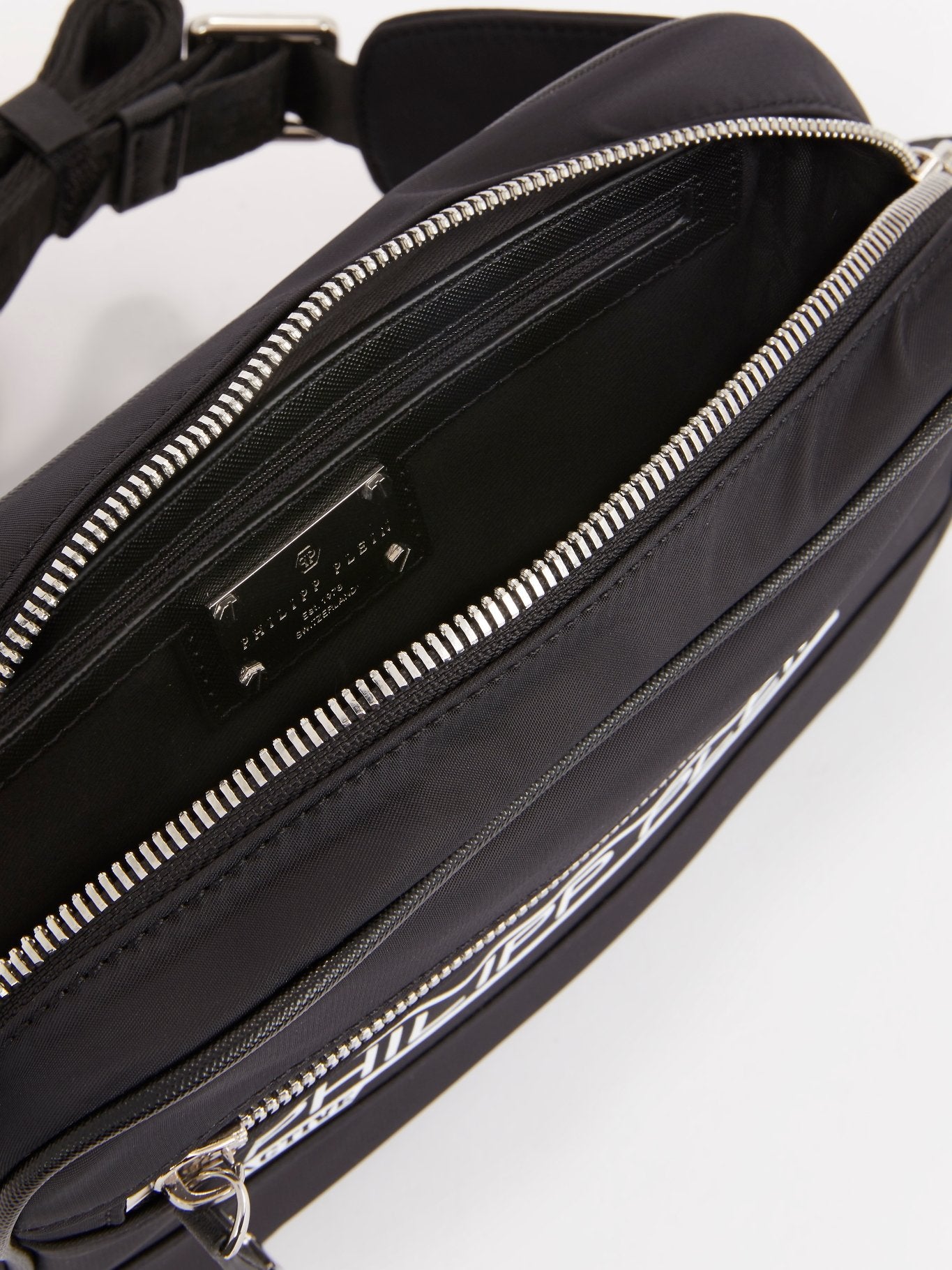 Черный клатч с логотипом