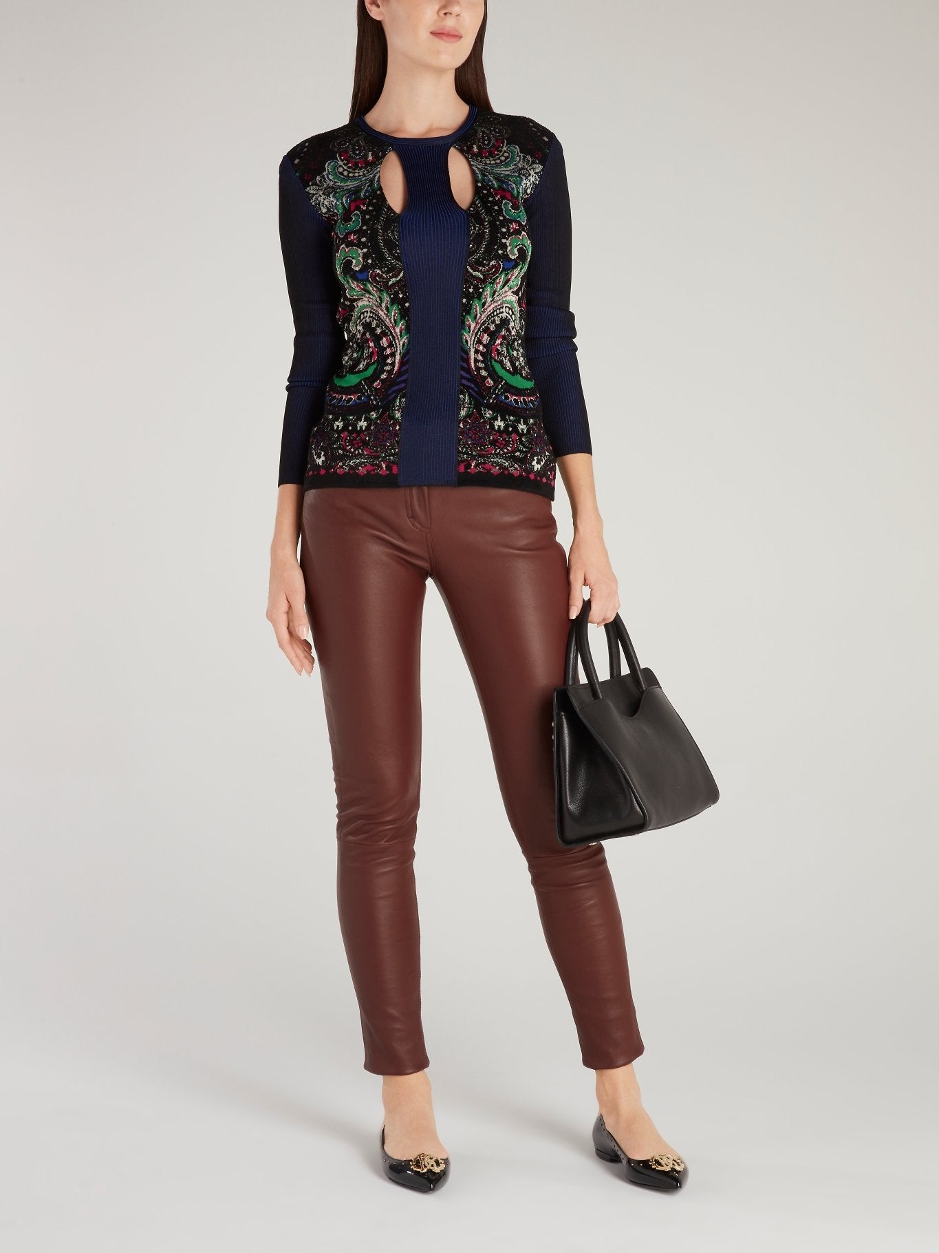 Свитер с вырезами и барочным принтом