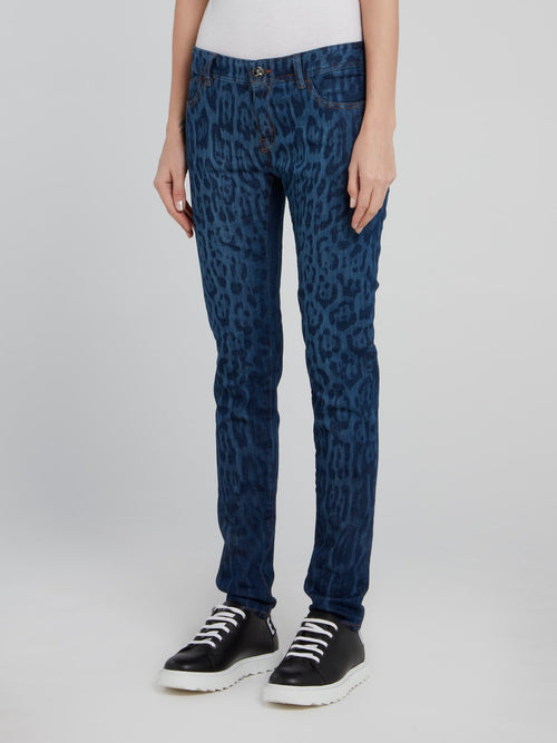 Темно-синие джинсы с леопардовым принтом