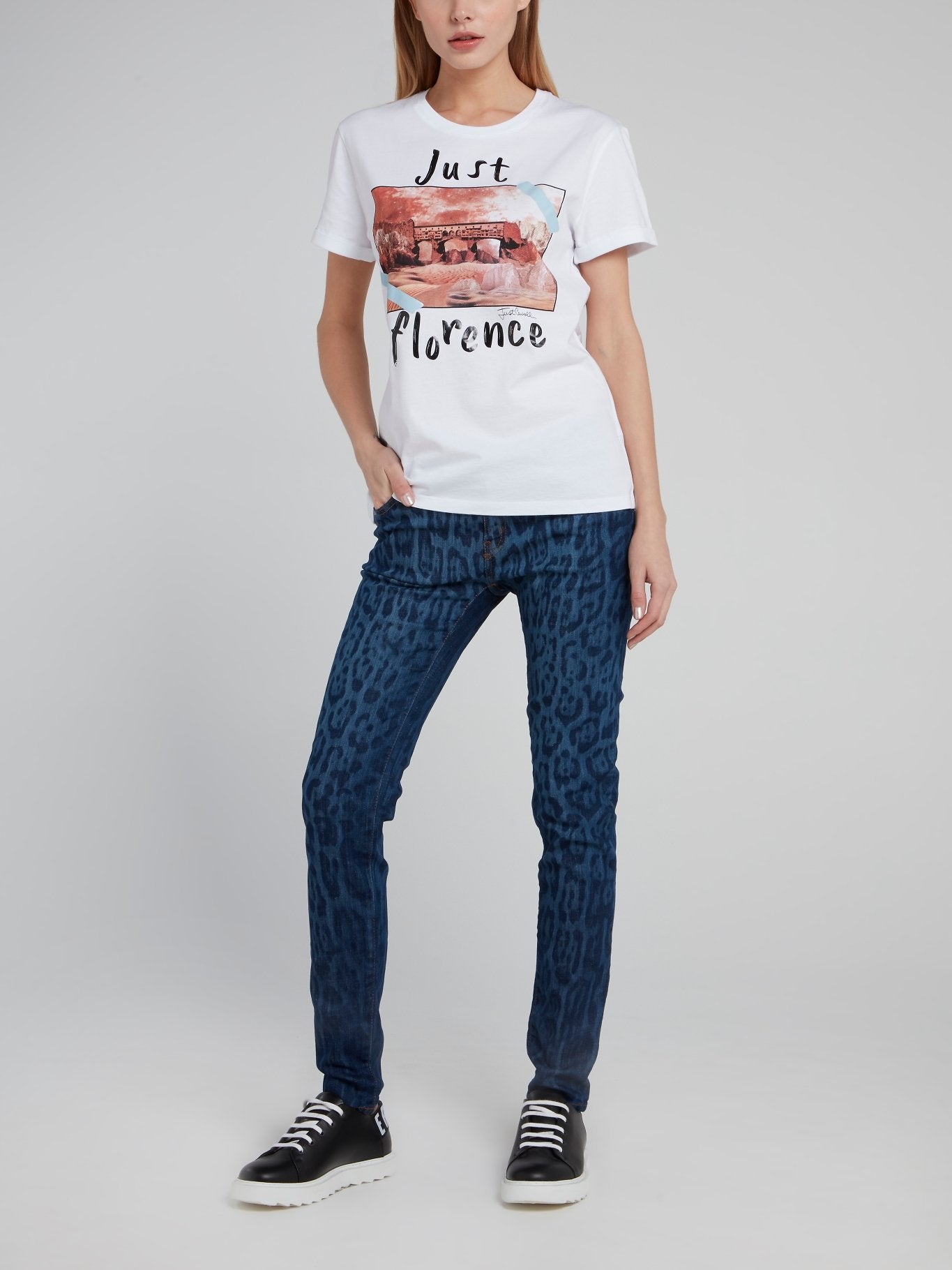 Темно-синие джинсы с леопардовым принтом