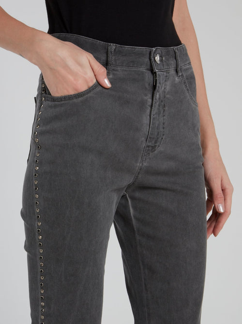 Серые брюки с завышенной талией и стразами