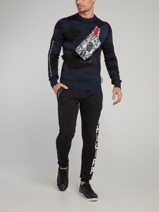 Темно-синий джемпер с круглым вырезом и камуфляжным принтом