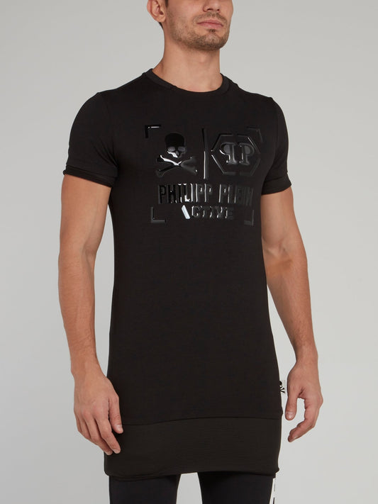 Черная футболка с круглым вырезом и рельефным логотипом