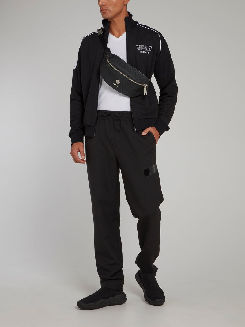 Черная толстовка на молнии с высоким воротником и логотипом