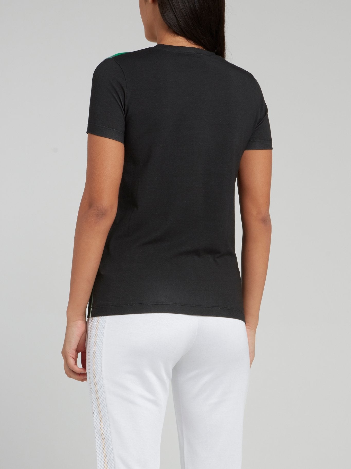 Черная футболка с круглым вырезом, цветочным принтом и логотипом