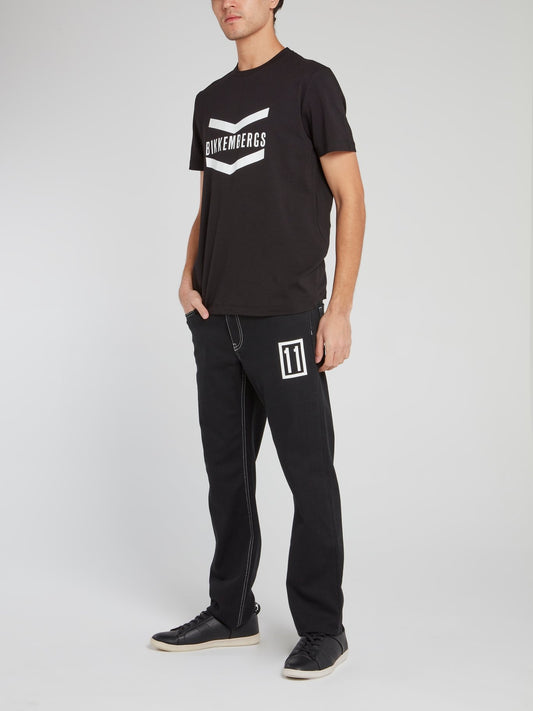 Черная футболка с логотипом