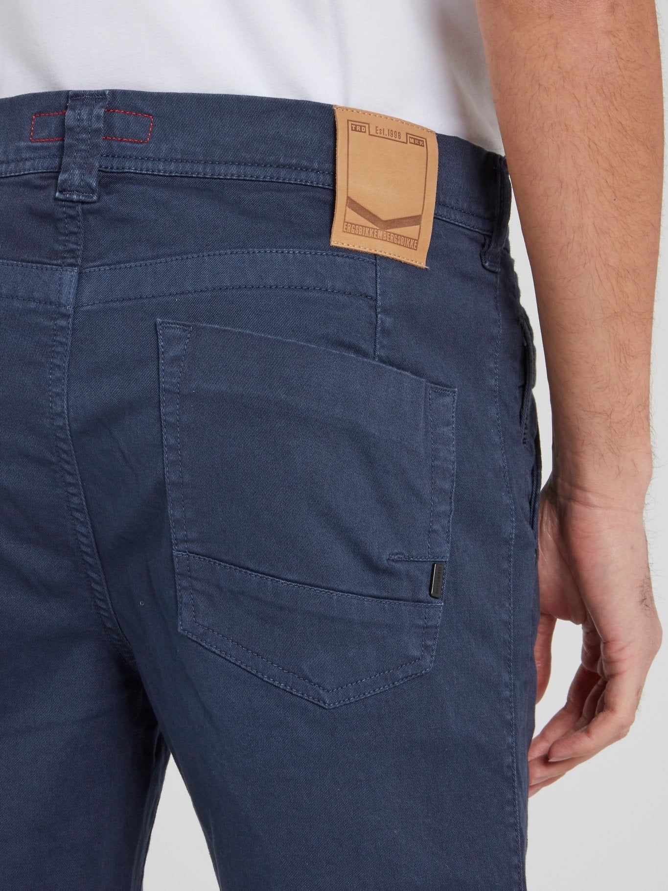 Темно-синие прямые шорты