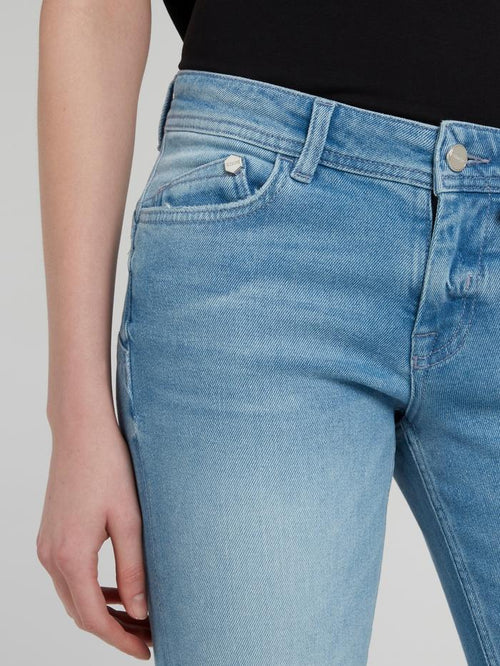 Синие джинсы с логотипом