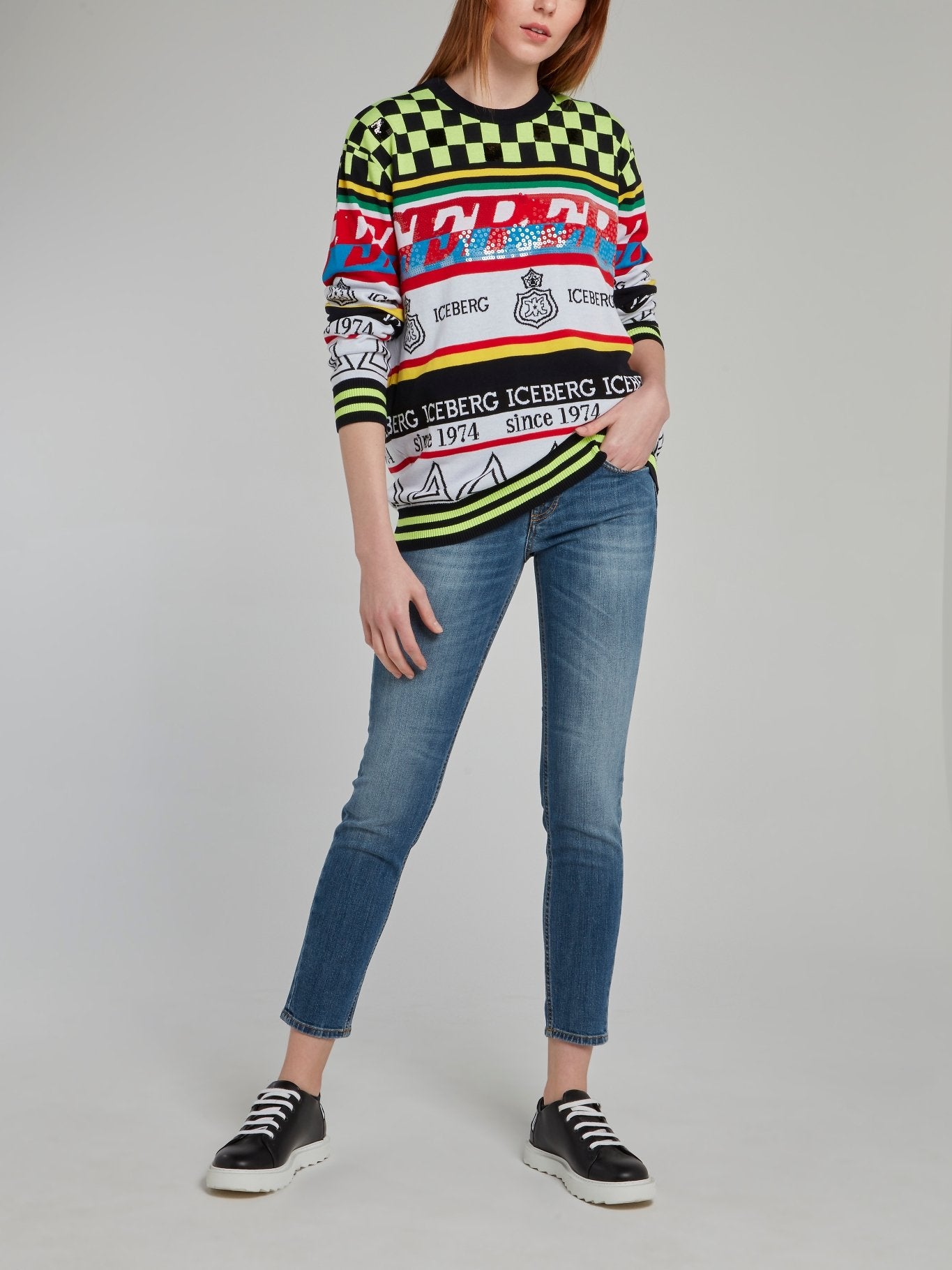 Трикотажный свитшот со вставкой в клетку