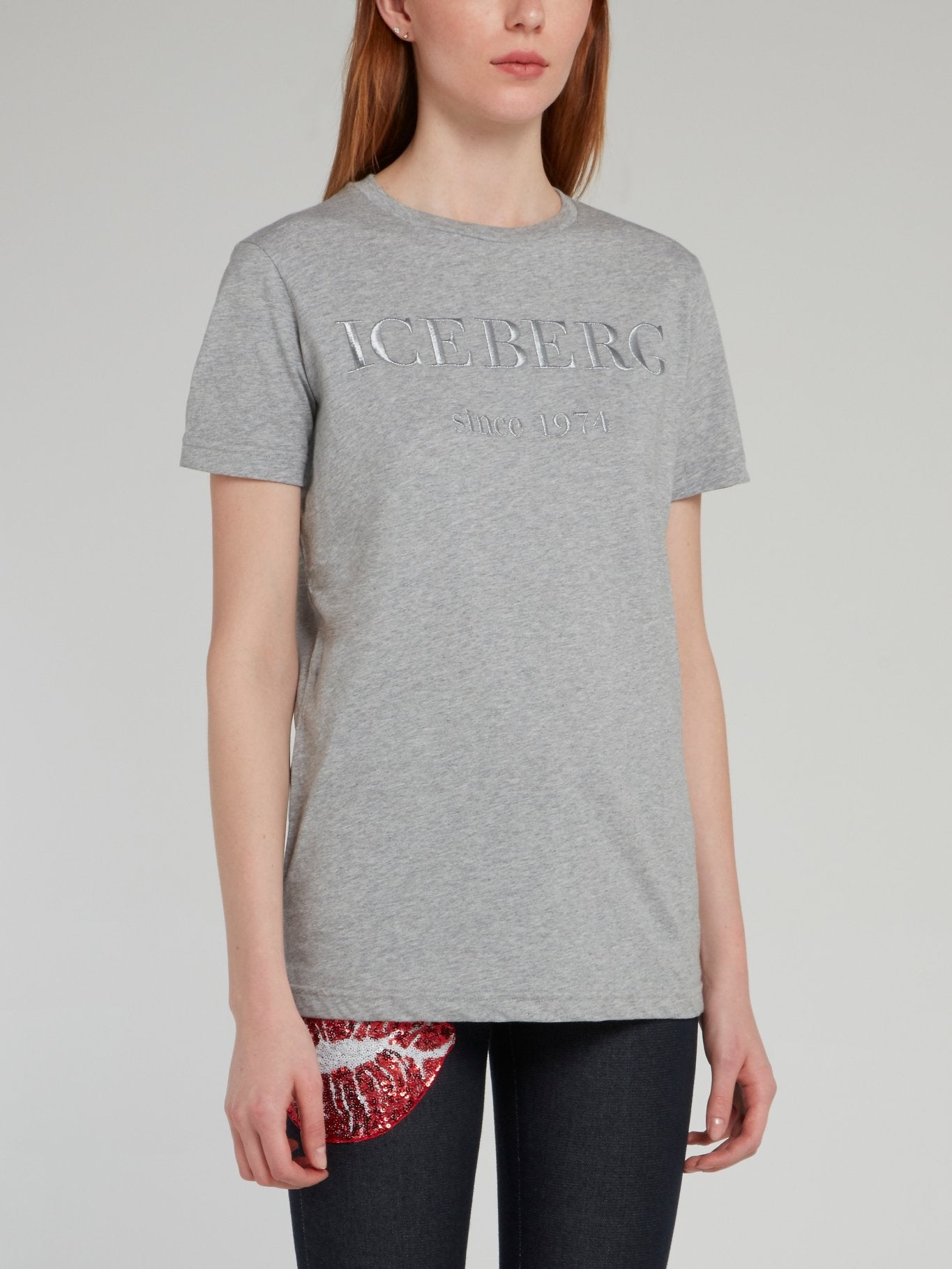 Серая хлопковая футболка с круглым вырезом