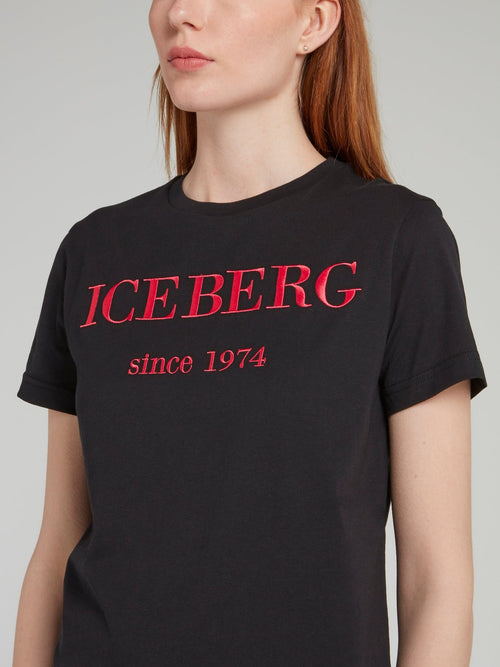 Черная хлопковая футболка с круглым вырезом и логотипом