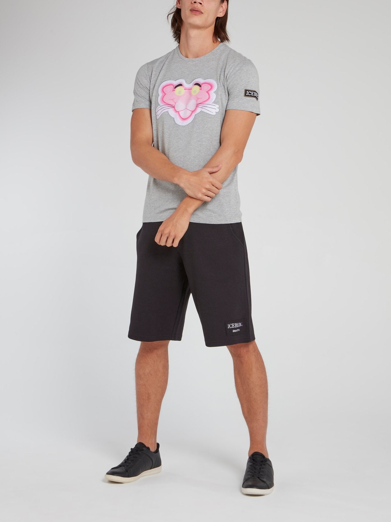 Серая футболка с круглым вырезом и рисунком "Розовая пантера"