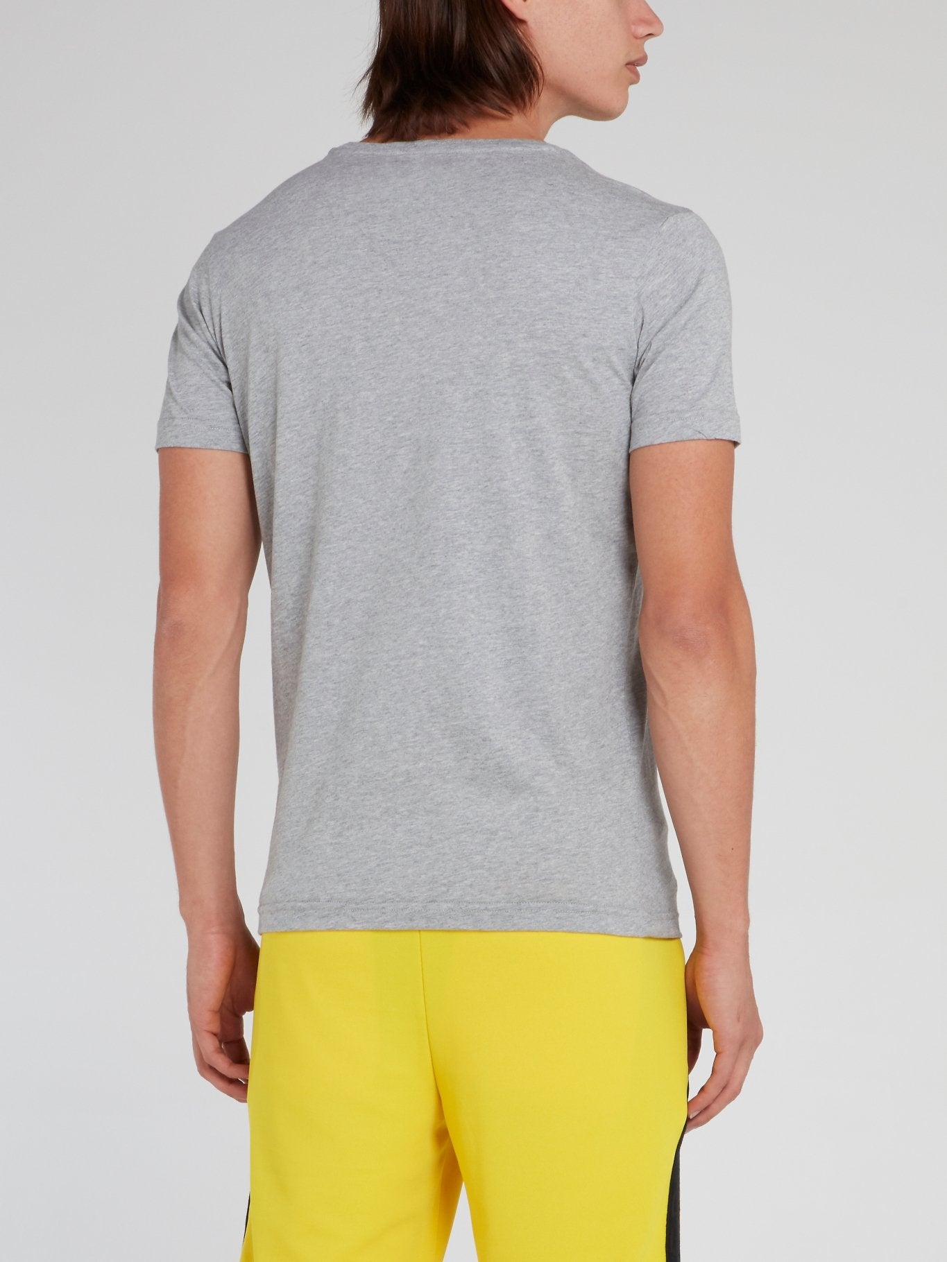 Серая хлопковая футболка с вышитым голубым логотипом