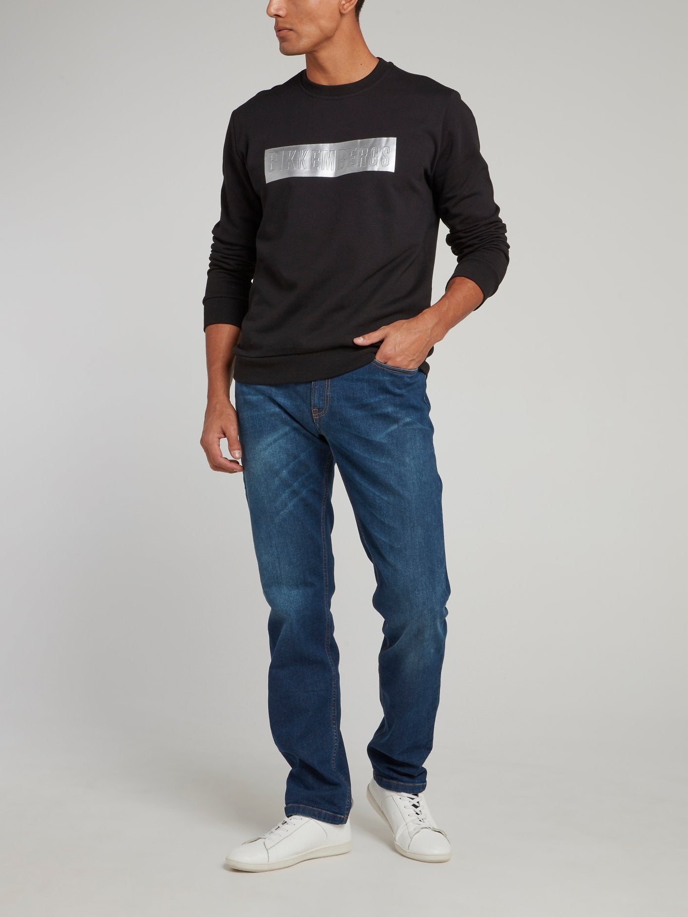 Темно-синие прямые джинсы