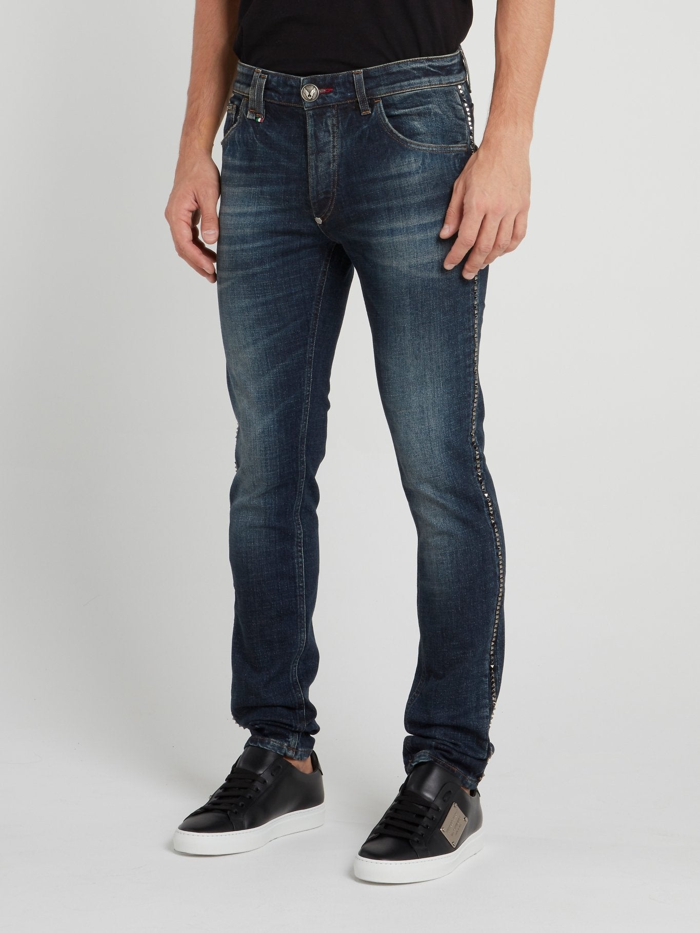 Темно-синие джинсы со стразами