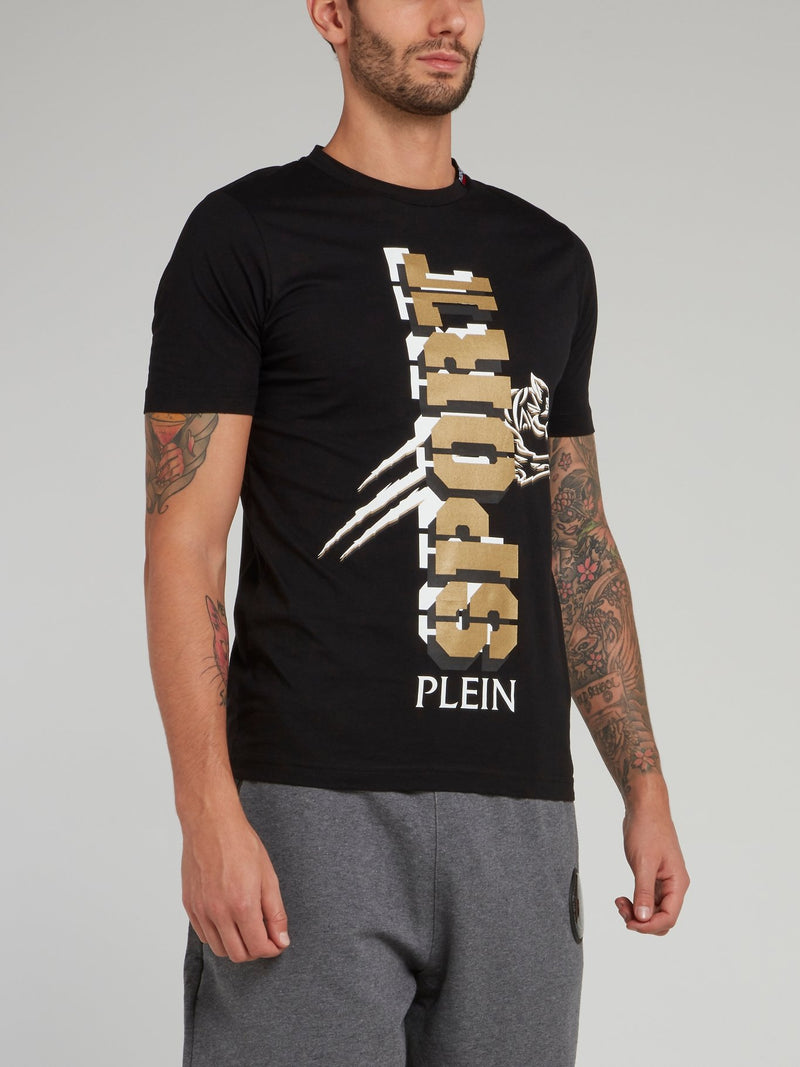 Черная футболка с вертикальным логотипом