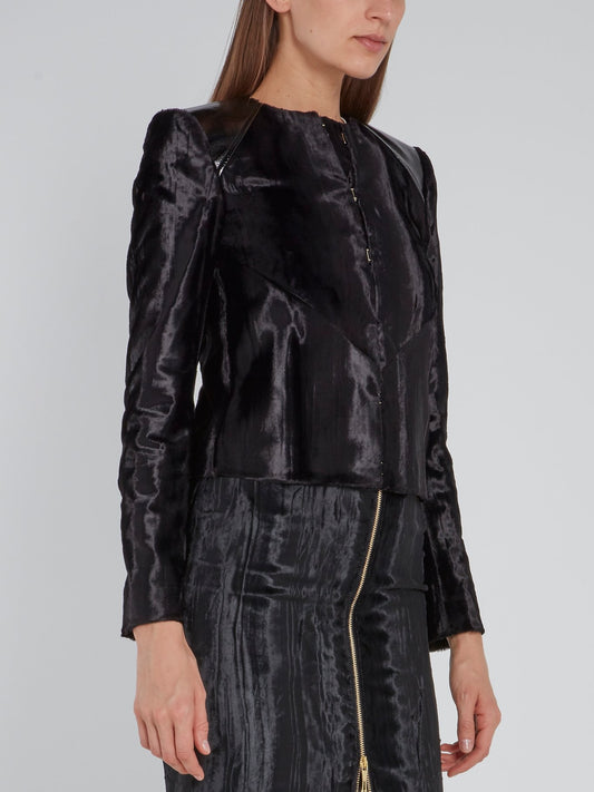 Черная куртка с кожаными вставками