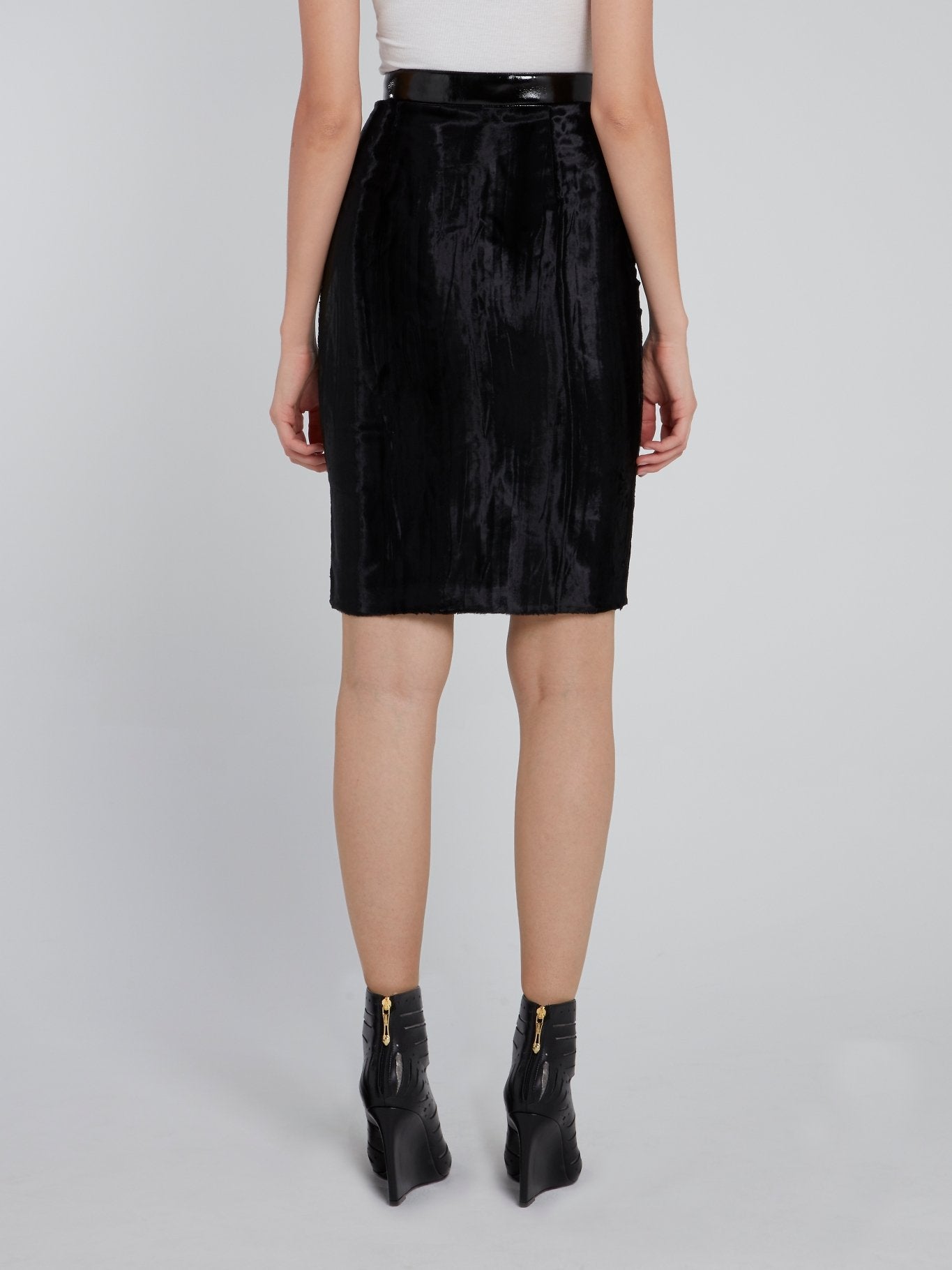 Черная юбка-карандаш на молнии