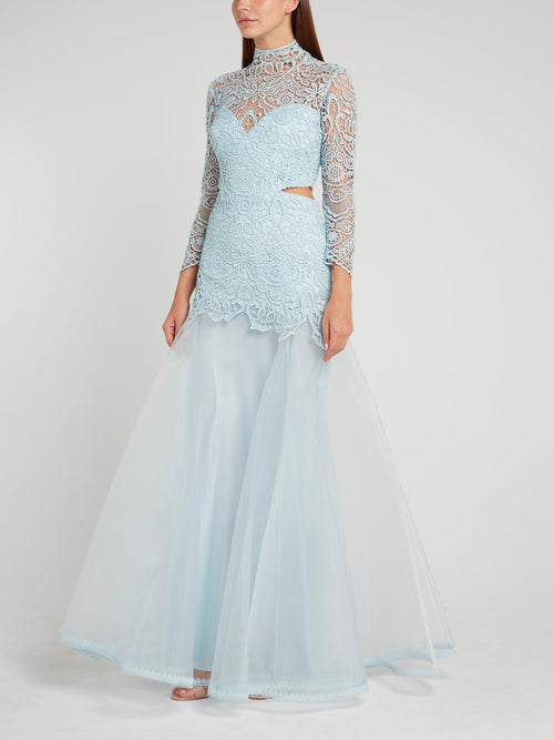 Голубое платье-макси с кружевом и вырезами