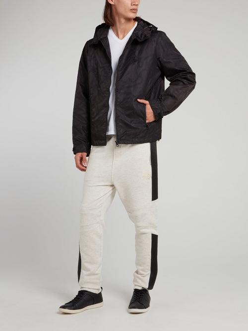 Черная спортивная куртка на молнии