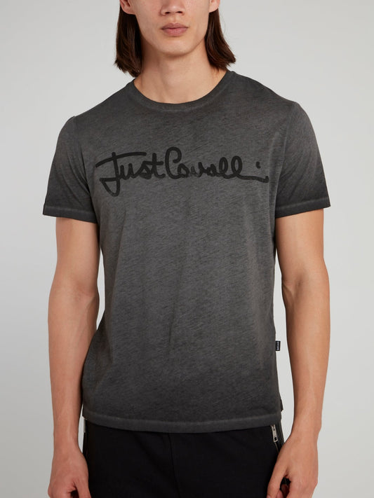 Серая футболка с логотипом