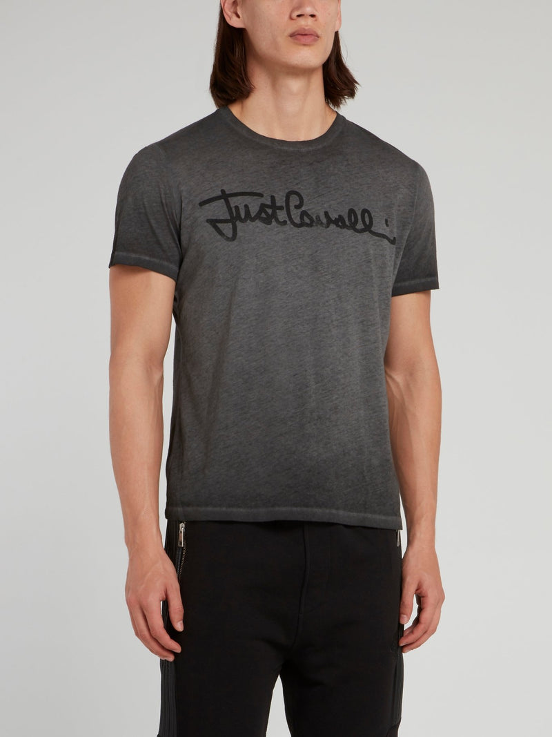 Серая футболка с логотипом