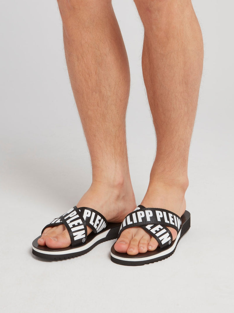 Шлепанцы с ремешками крест-накрест и логотипом