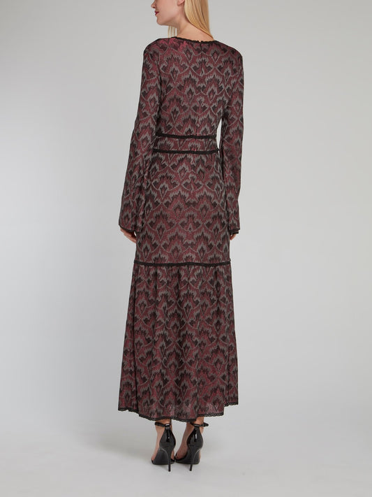 Платье-макси с глубоким вырезом и расклешенными рукавами