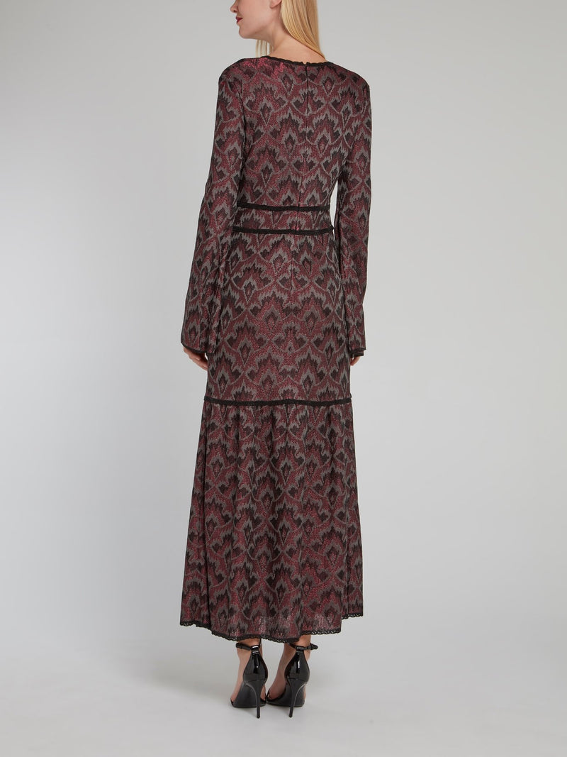 Платье-макси с глубоким вырезом и расклешенными рукавами