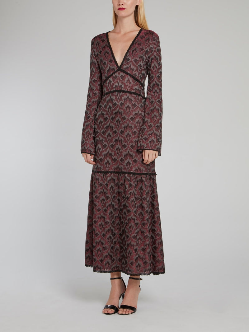 Платье-макси с глубоким вырезом и расклешенными рукавами