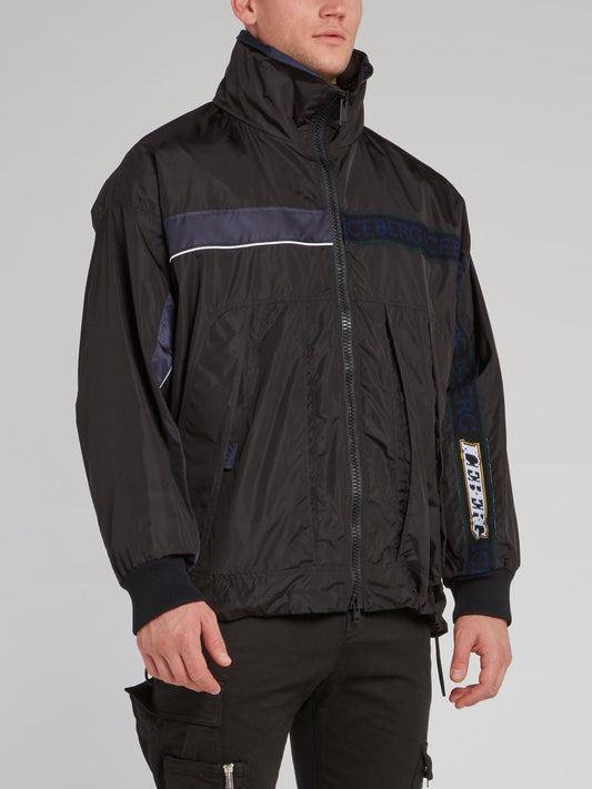 Черная спортивная куртка из нейлона