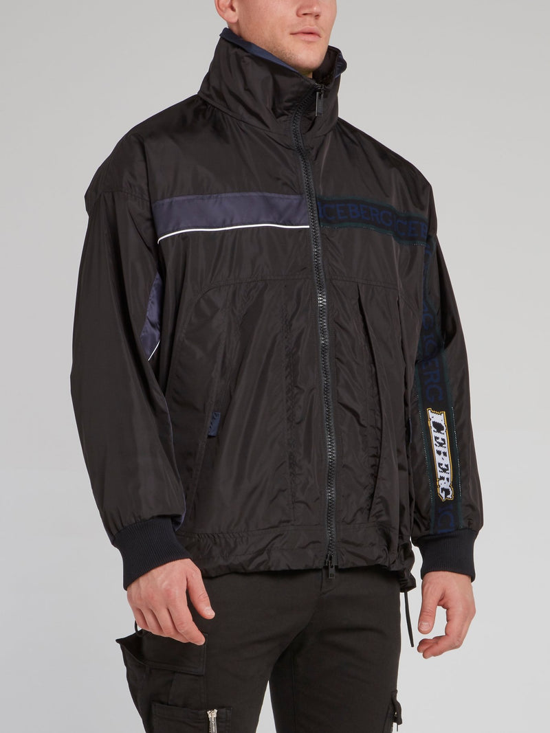 Черная спортивная куртка из нейлона