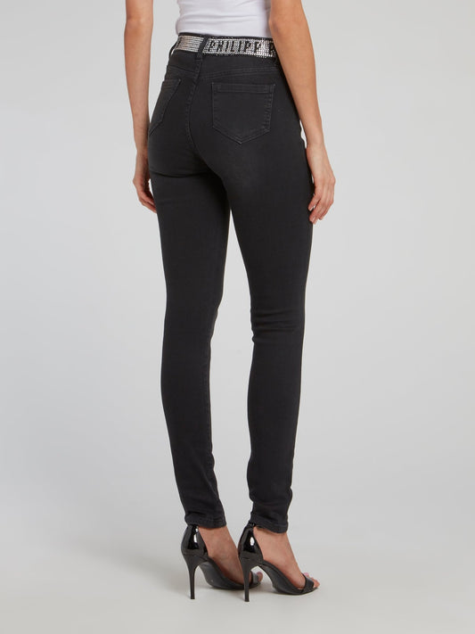 Черные облегающие джинсы с логотипом из страз