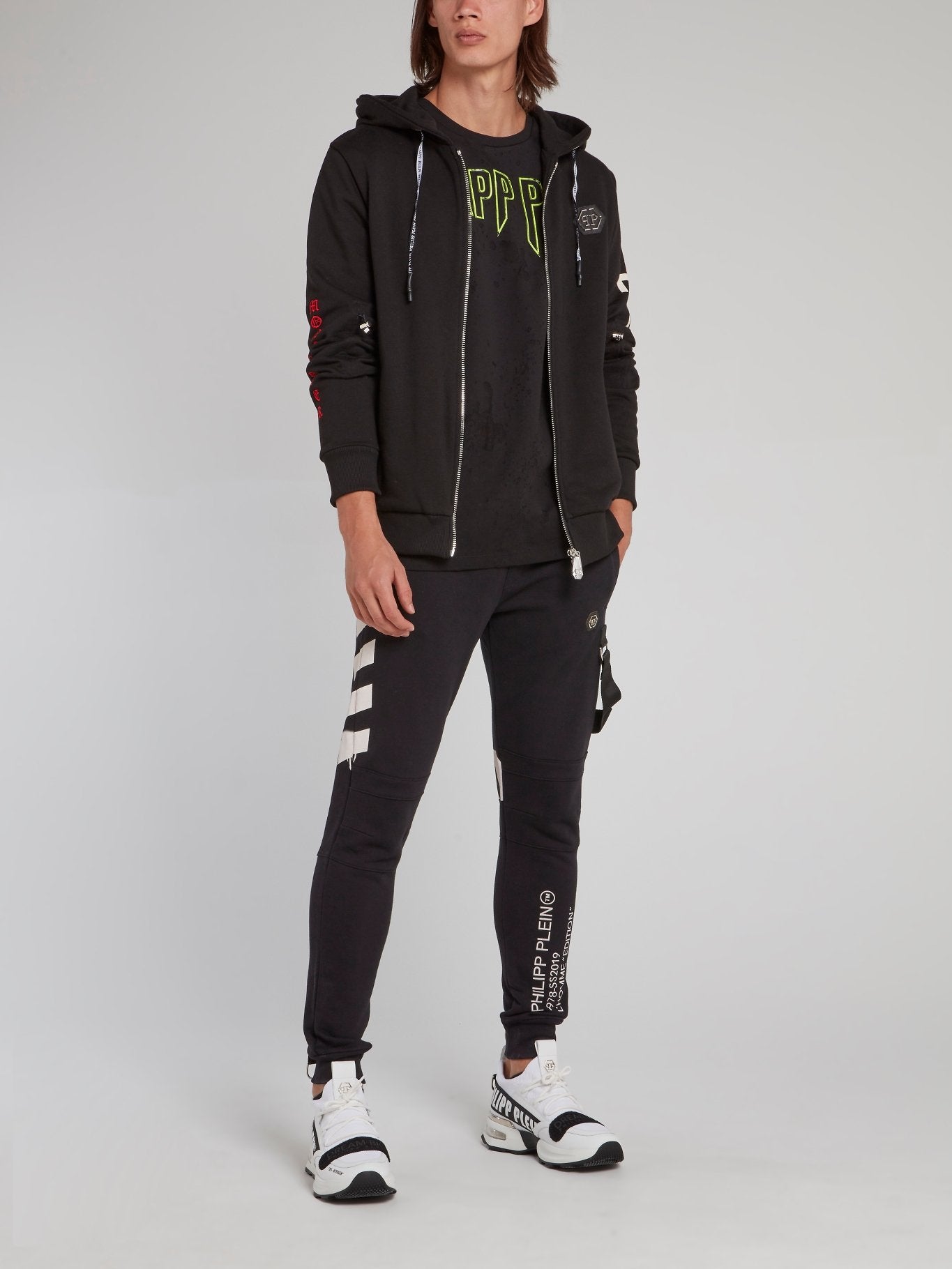 Черные спортивные брюки с отделкой в виде ремней