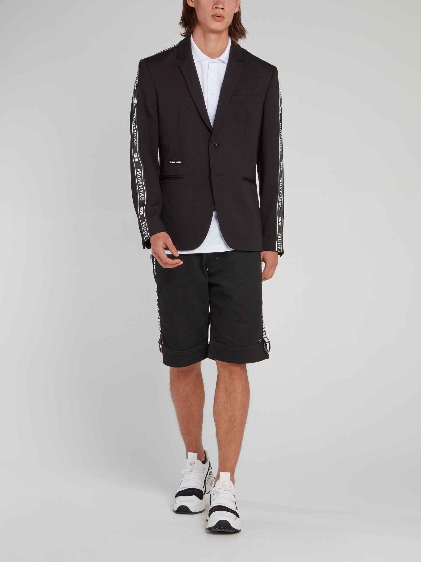 Пиджак на двух пуговицах с логотипом на рукавах