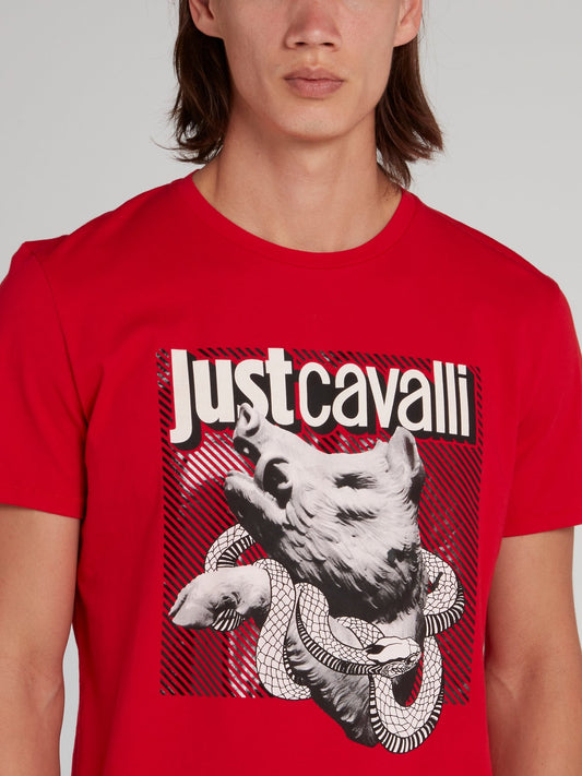 Красная футболка с абстрактным принтом