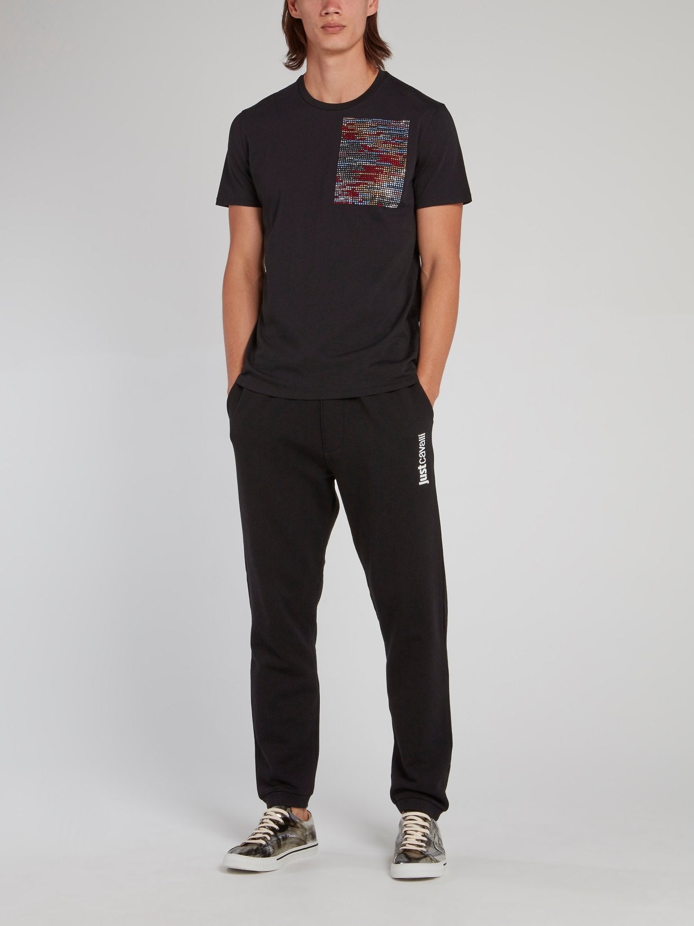 Черная футболка со вставкой из страз