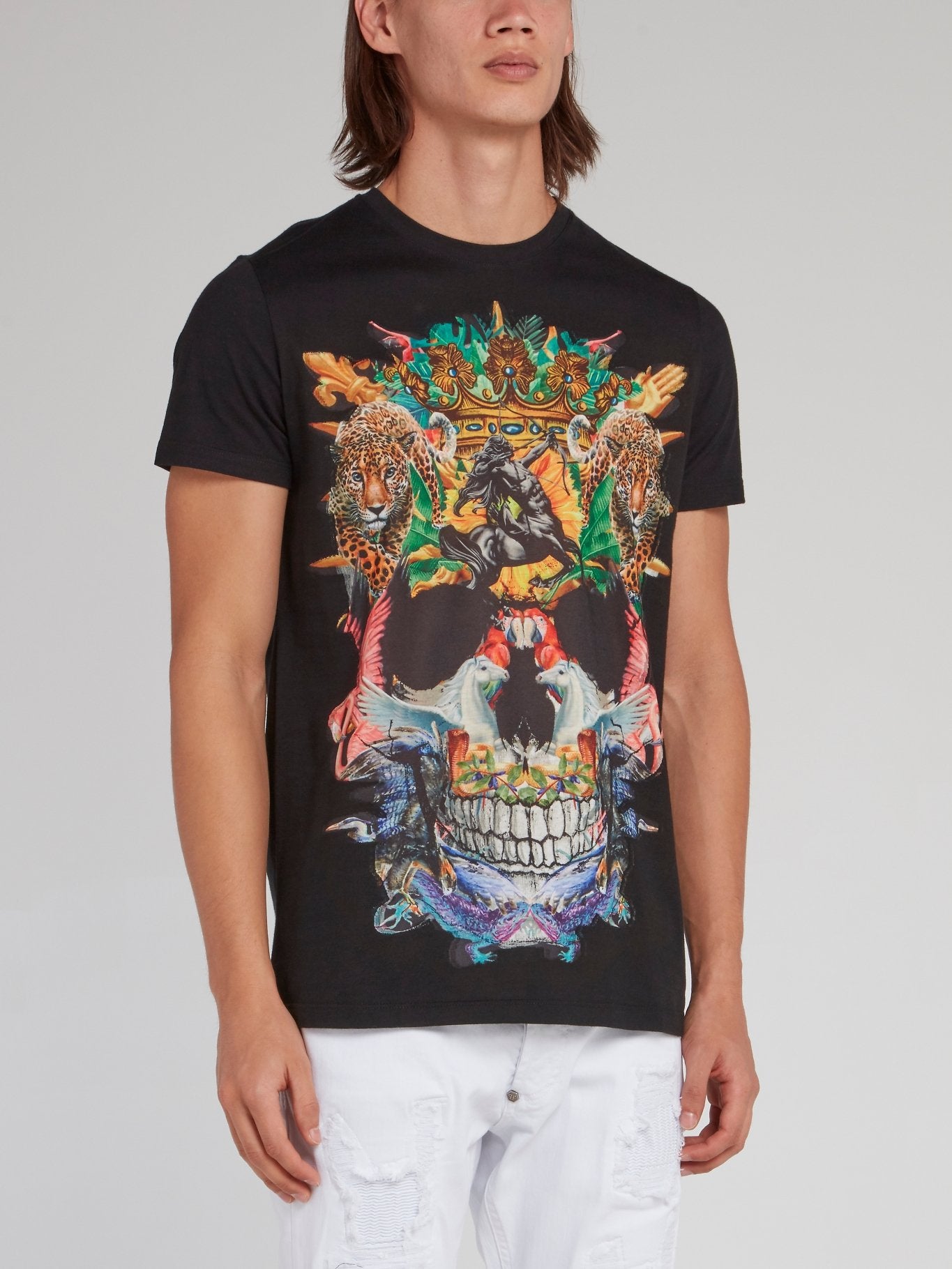 Черная футболка с черепом и абстракцией