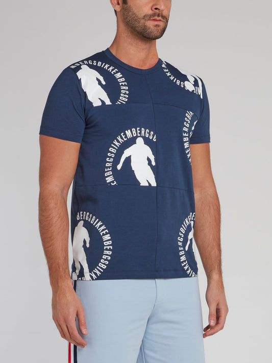 Темно-синяя футболка с монограммой