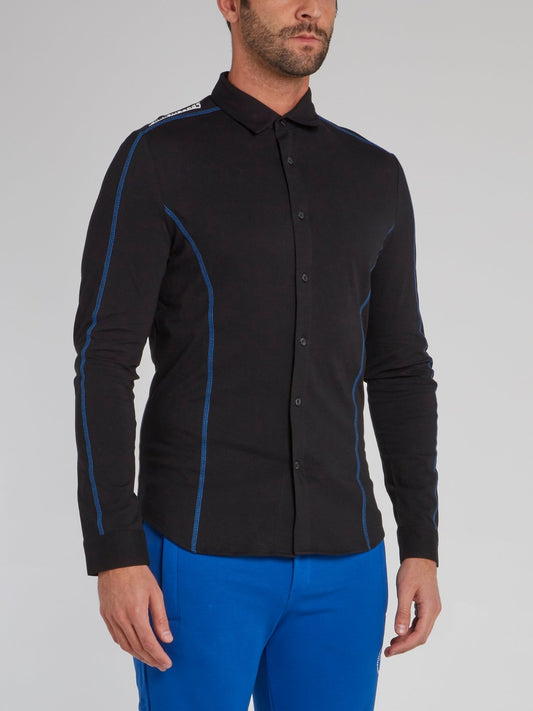 Черная рубашка на пуговицах с синей отделкой