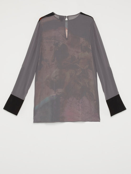 Лонгслив с абстрактным рисунком