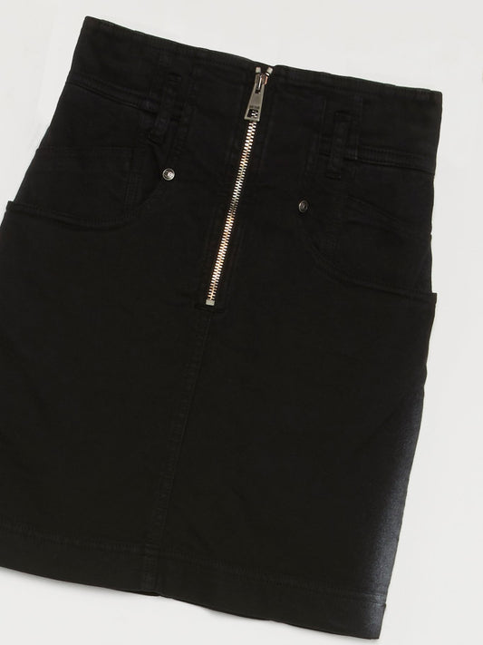 Черная юбка-карандаш на молнии