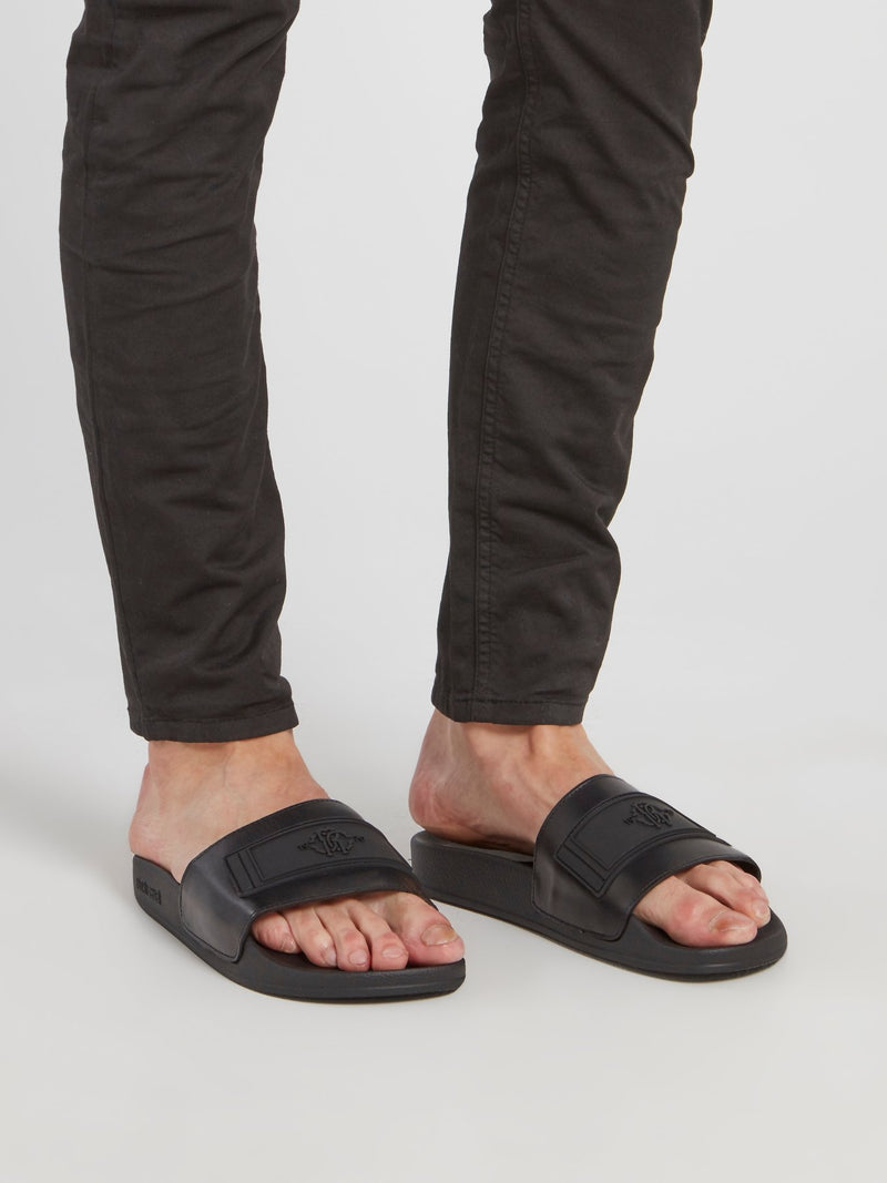 Черные шлепанцы с нашивкой-логотипом