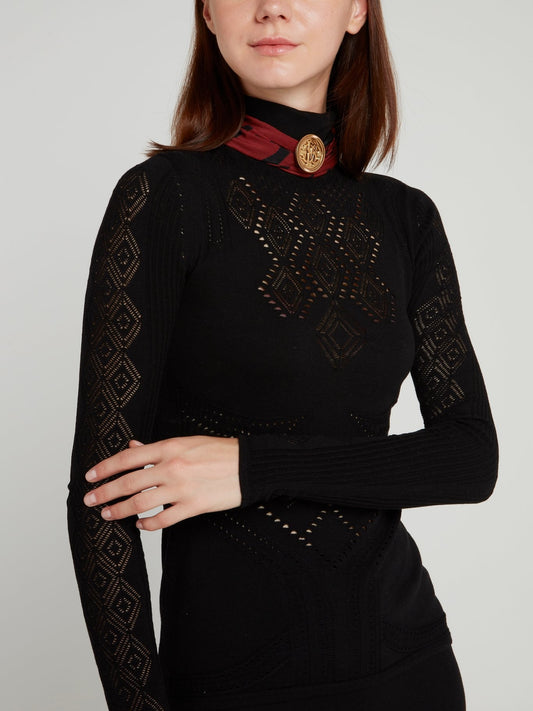 Колье из бордового шелка и подвески-логотипа