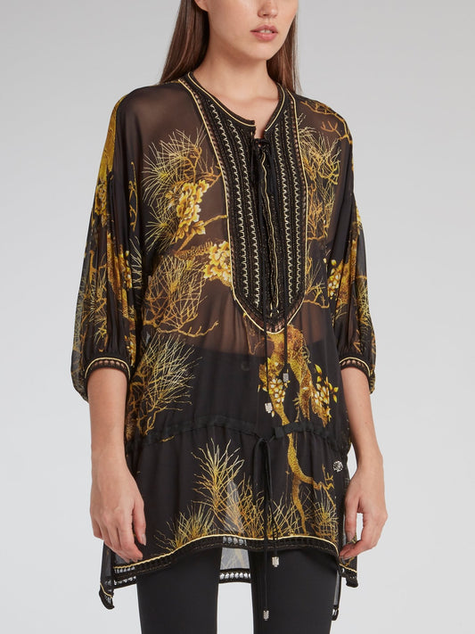 Черная блузка с поясом и принтом